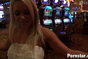 bruder erwischt stief-schwester beim ficken und macht mit im hardcore