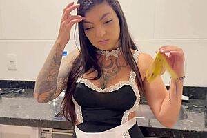 Empregadinha Without Panties Pretends To Clean But Only Teases In Lingerie For Brazilian Employer