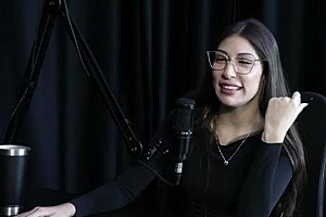 Veja a Entrevista Safada e Cheia de Putaria com a Melina Khalifa no Porn Cast Brazil - Parte 2 Watch on Sheer Red