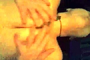 Kandy Kane the curvy Sri Lankan housewife shares amateur moments