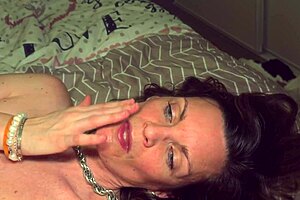 This big bitch begs me to ride my cock 😈 Cowgirl pounding gets her moaning loud! 🐶💦