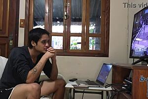 dejame ver el partido mujer no aguanto mas! horny latina milf handjobs big cock