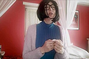 Chantal Squirts Wildly First Time with New Vibrating Sex Toy Machine