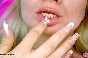 wanna see my flawless blonde body tease daddy?