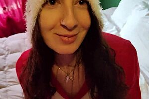 sexy santa's hairy teen pussy begs for your hot cum 🎅💦