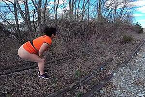 i'm breaking out of prison with my ass fully plugged!