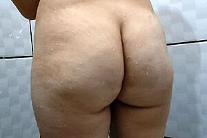 bailey quinn bath ep02: latina curvy wet pussy licked juicy big ass cunni muff dive