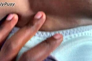 Ebony girlfriend screams real orgasms in passionate missionary homemade