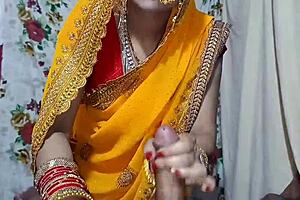 bahuu sasur ke kamre me pahunch gayi saaf hindi awaaz sasur bahuu kahaani