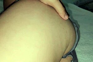 xxx casero así de fácil me deja follarla mi cuñadita con tight wet pussy creampie