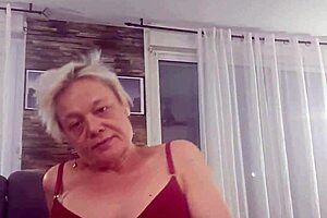 Come Eat My Pussy Slut In Lingerie Short Hair Webcam Tease