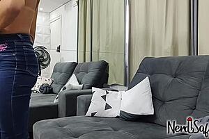 novinha peludinha gets eaten out by amateur brunette latina