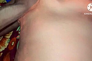 Desi bhabhi gives fucking sweet cowgirl like sitting in homemade Indian new sex tape